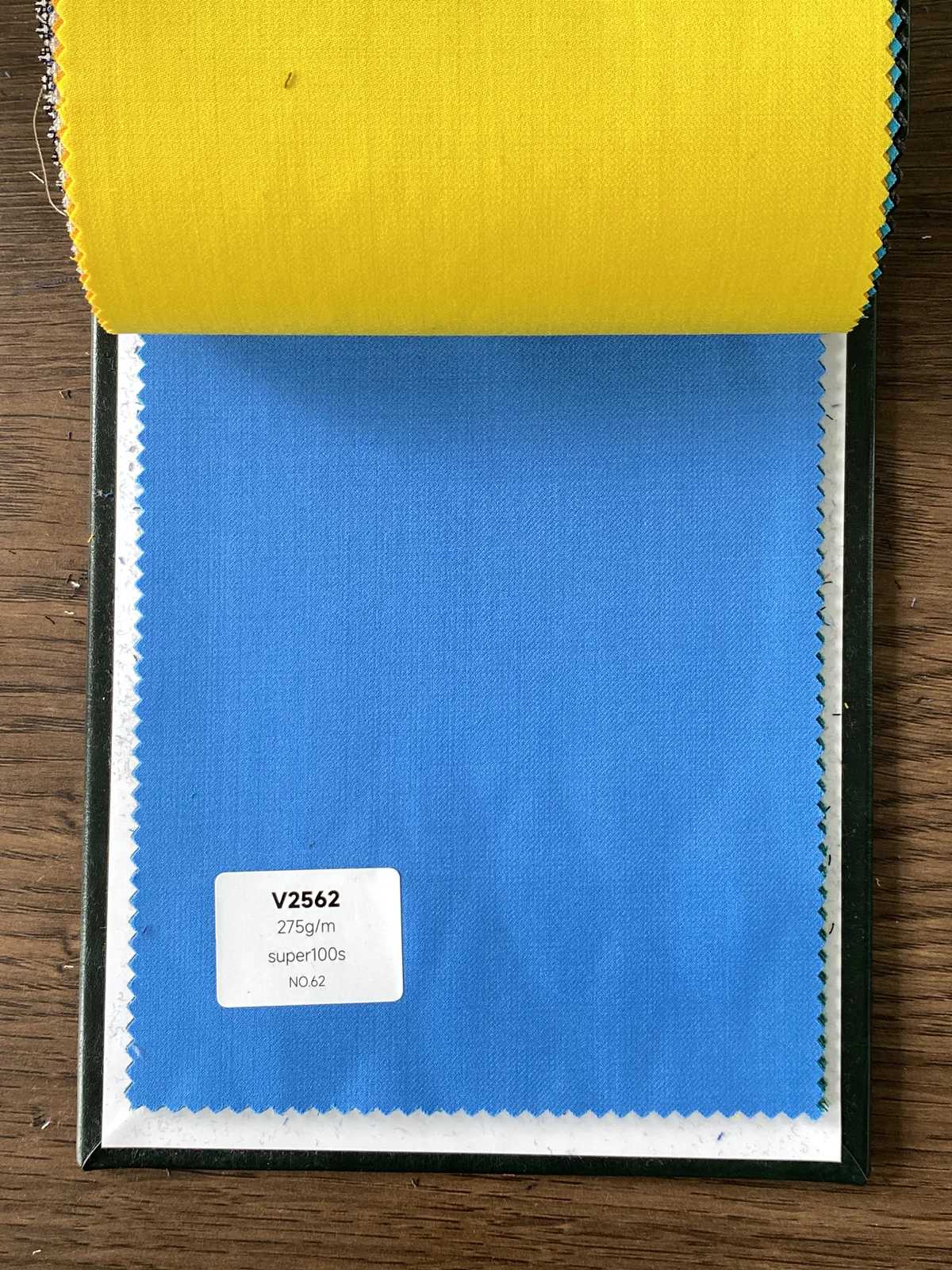 V2562